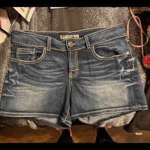 Size 32 BKE denim shorts